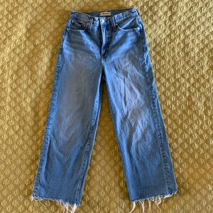 Madewell perfect vintage wide leg crop jean in size 28.
